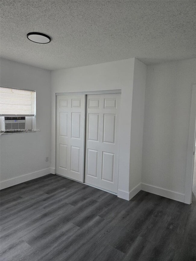 Foto del edificio - 2617 NW 23rd Ave