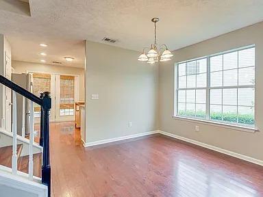 Building Photo - 2000 Upland Dr