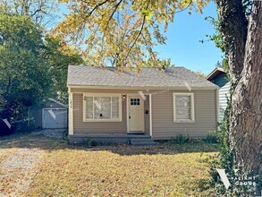 Building Photo - 1816 W Scott St