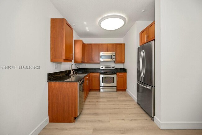 Building Photo - 341 Olssen Ave