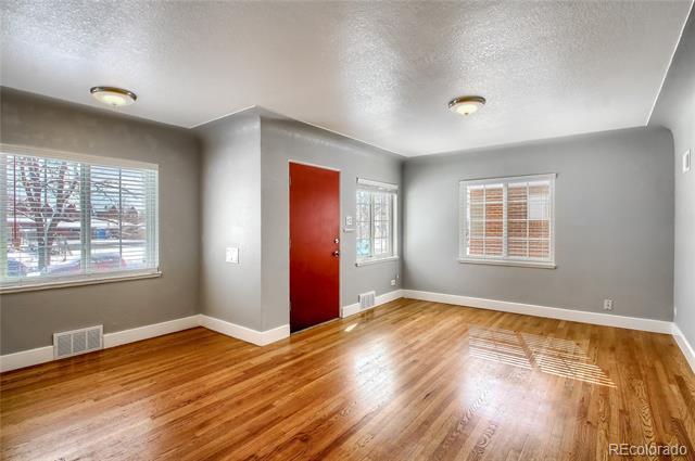 Foto del edificio - 1331 N Raleigh St