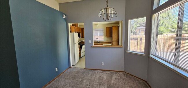 Building Photo - 3 bed 2 bath 2 car Garage Northwest Reno H...