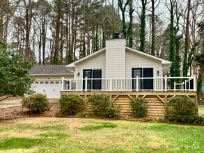 Building Photo - 807 Castalia Dr