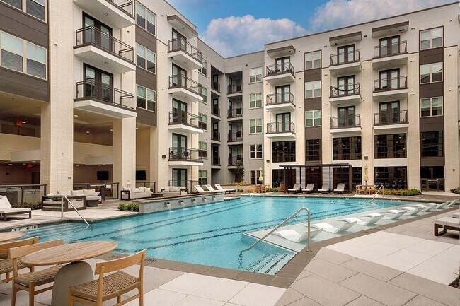 Foto del edificio - 8900 Six Pines Dr