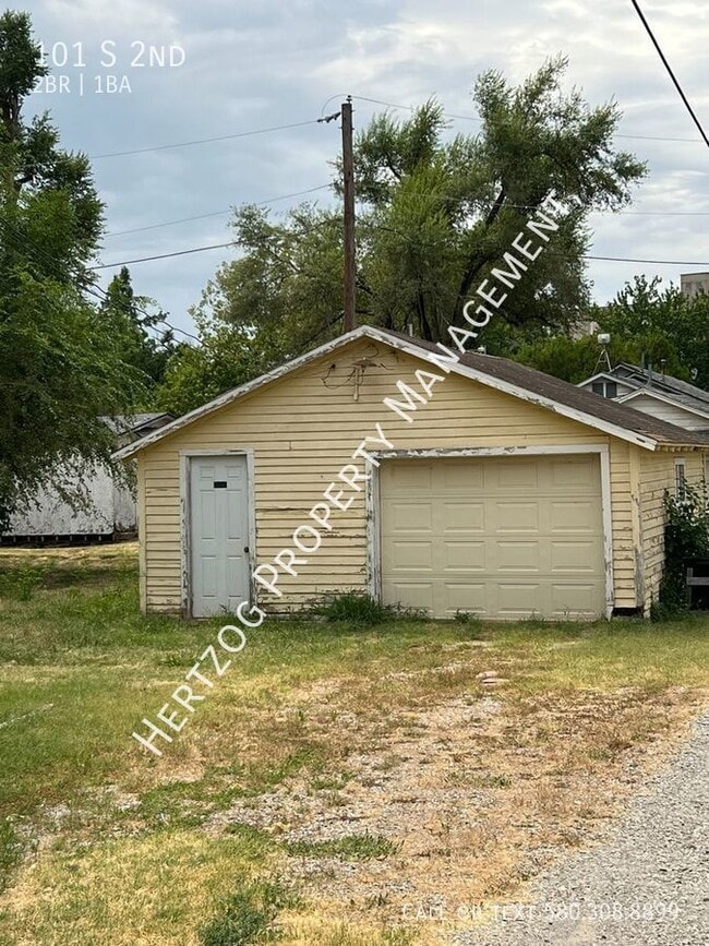 Building Photo - Adorable 2 bedroom 1 bath home with a deta...