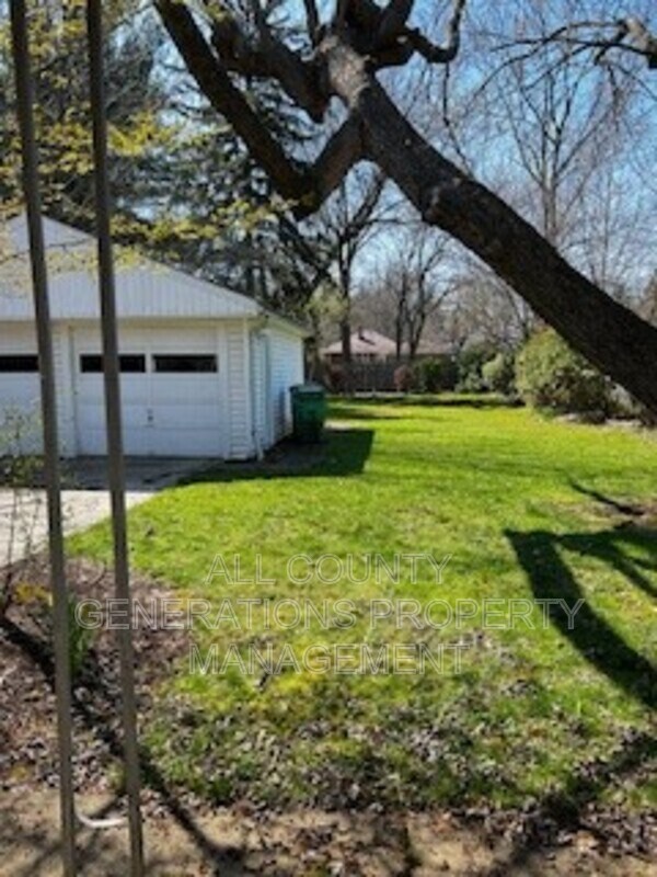 Foto del edificio - 6558 Lawnwood Ave