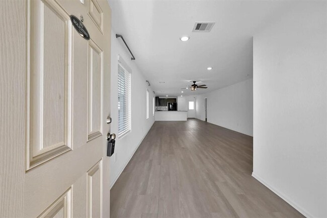 Building Photo - 3795 Solanum Dr