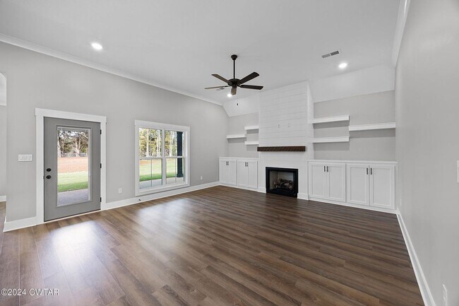 Foto del edificio - ****Beautiful New Construction-Luxury Living****