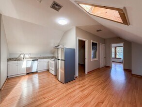 Building Photo - 803 Boylston St