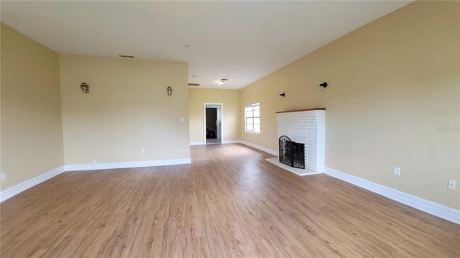 Foto del edificio - 200 Old Daytona Rd