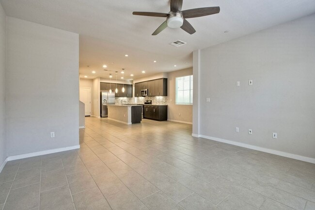 Building Photo - 3 Br/2.5 Ba w Loft and 2 car attached gara...