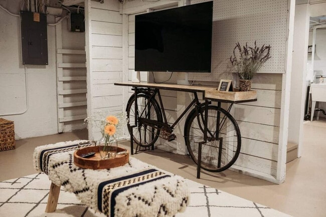 Building Photo - 4401 NW Columbia St