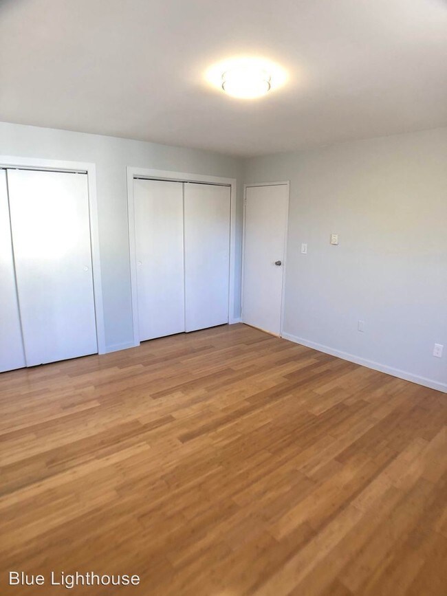 Foto del edificio - 124 Maple Ave