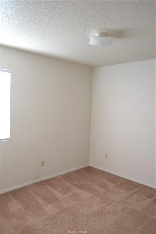 Building Photo - 1500 Alpine Cir