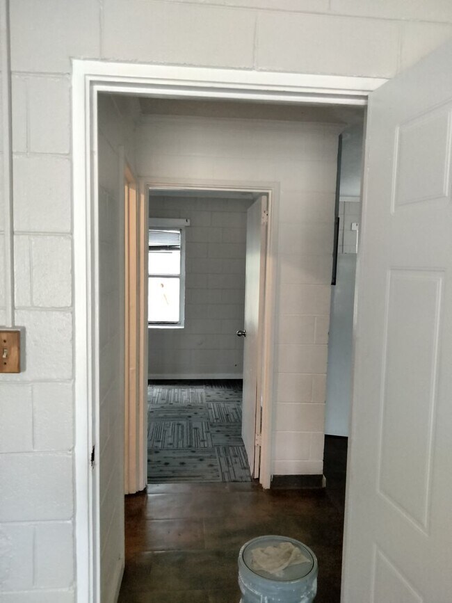 Foto del edificio - 2 BDRM 1 BATH