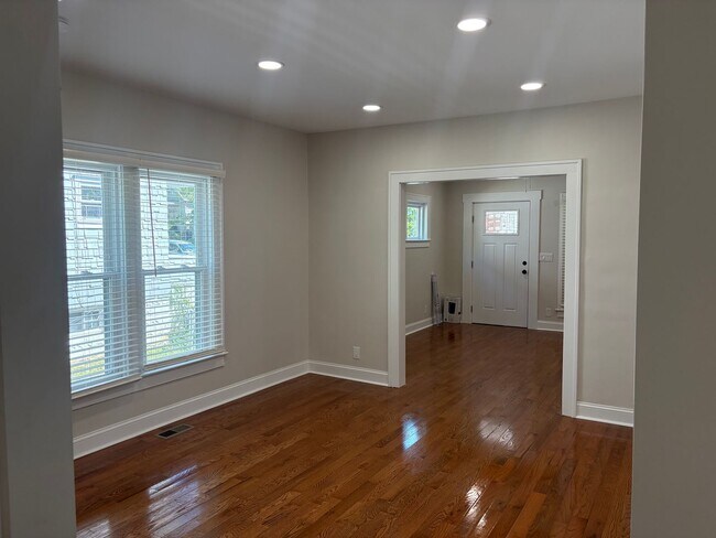 Foto del edificio - A newly updated 3 bedroom in Old North!