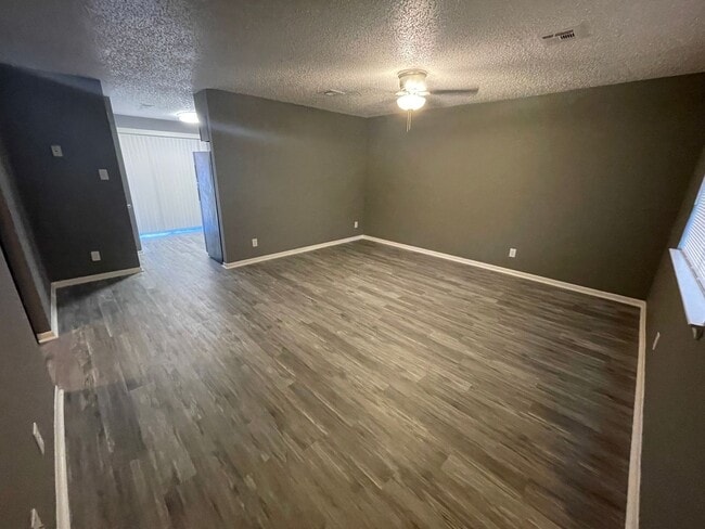 Building Photo - 1102 Harley Dr