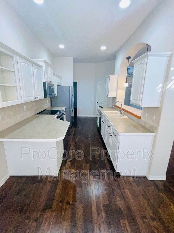 Building Photo - 14373 W Stockwell Dr