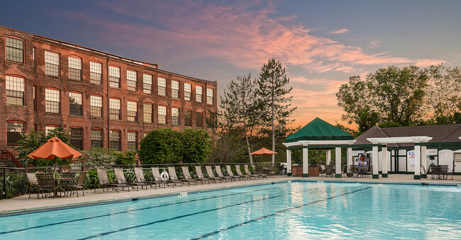 Outdoor pool - Bigelow Commons