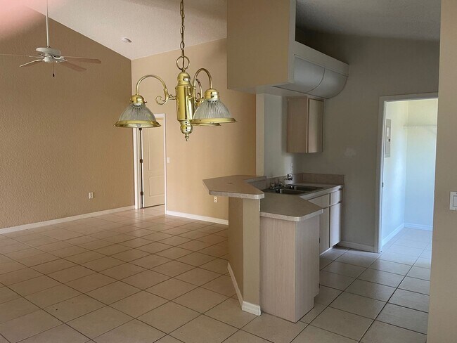 Foto del edificio - 2634-2640 Landover Blvd
