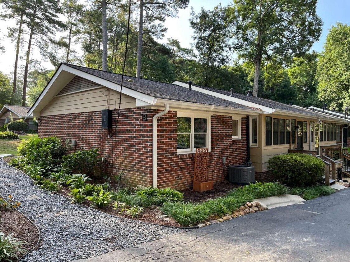 Primary Photo - 2941 Caldwell Rd NE