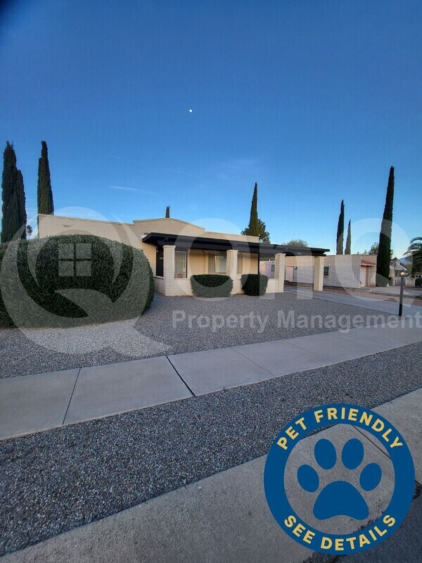 Foto principal - 905 S La Bellota