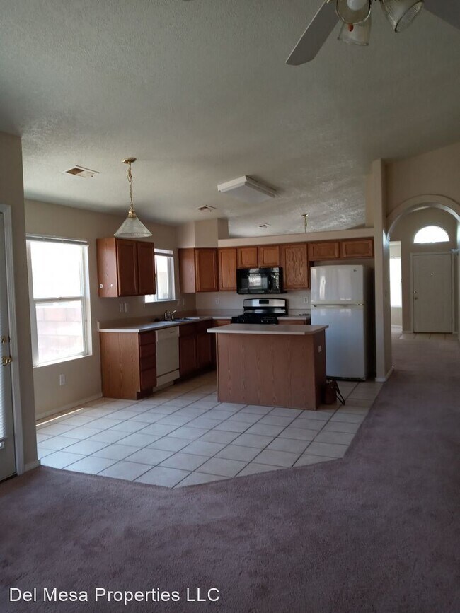 Foto del edificio - 3 br, 2 bath House - 7615 Kentwood NW