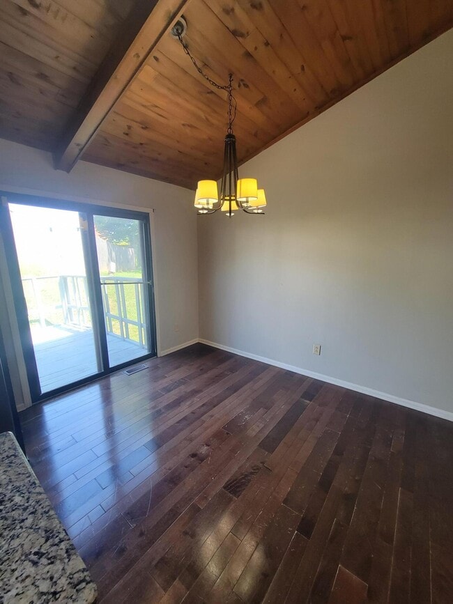 Building Photo - 577 El Paseo Pl