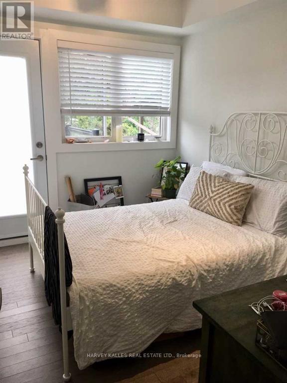 Building Photo - 160 Lansdowne Ave