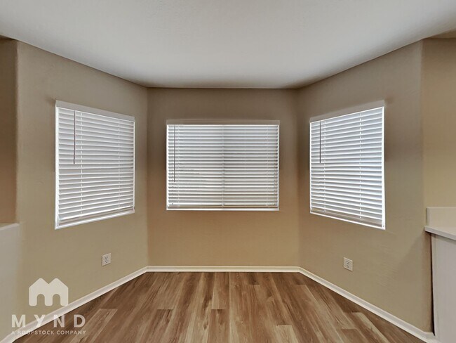 Building Photo - 12622 W Myer Ln
