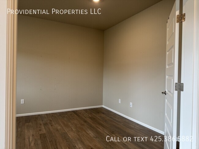 Building Photo - 12819 192nd Pl E