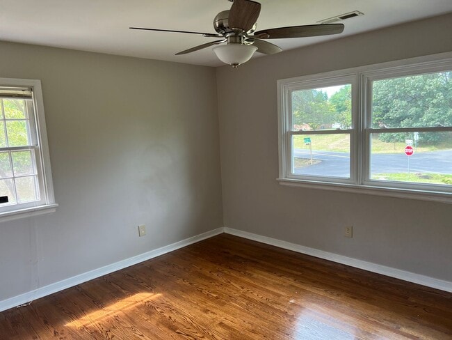 Building Photo - 6460 Thrush Way