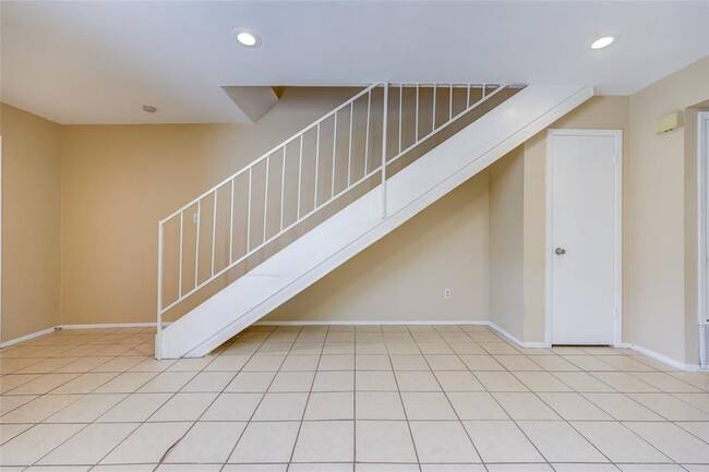 Building Photo - 709 Castle Ridge Rd