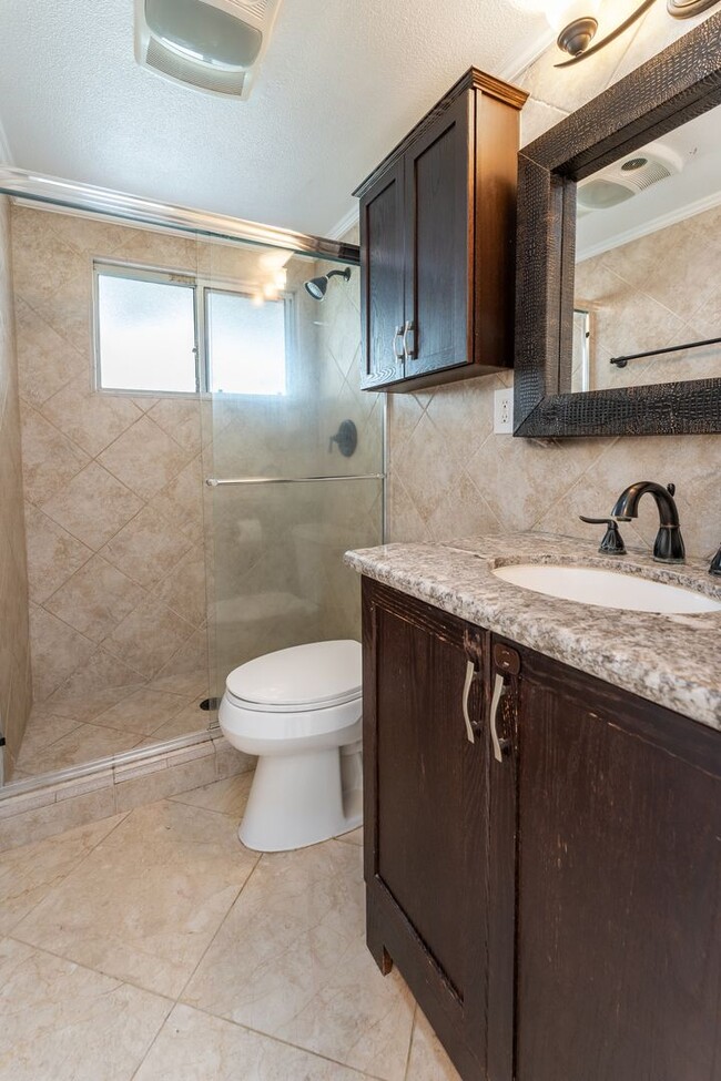 Building Photo - TURNKEY COSTA MESA 3 BD/2 BA FAMILY HOME P...