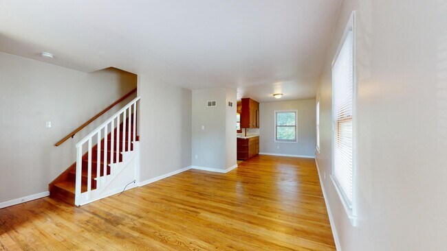 Foto del edificio - ISU Campus Area - Available August 1st