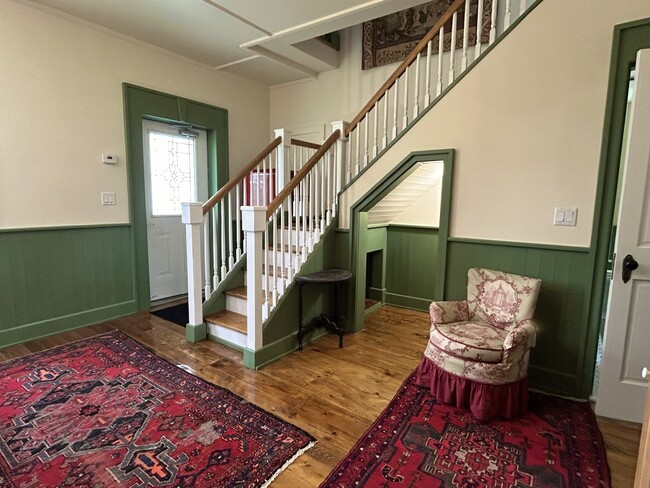 Building Photo - 650 Van Wagner Rd