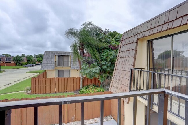 Building Photo - 744 Springdale Cir