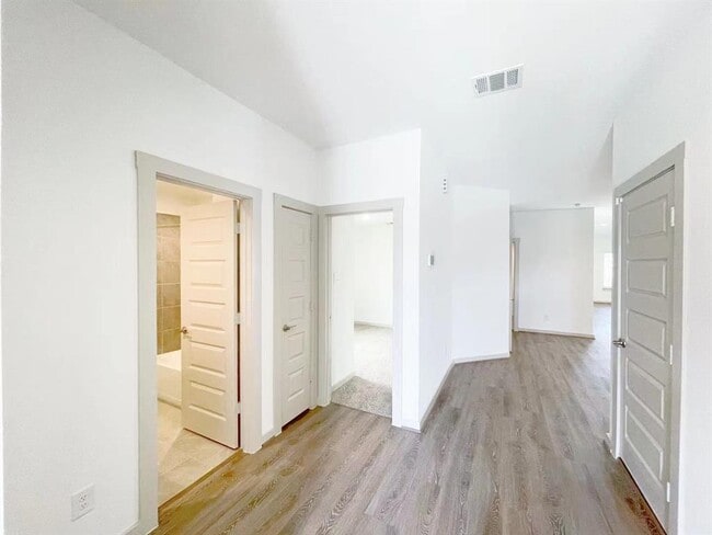 Foto del edificio - 18815 Oswin Haven Ln