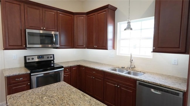 Foto del edificio - 6395 Partridge St