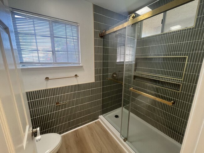 Building Photo - 3 Bedroom 2 Bathroom Loma Linda House Near...