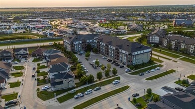 Building Photo - 10 Hill Grove Point