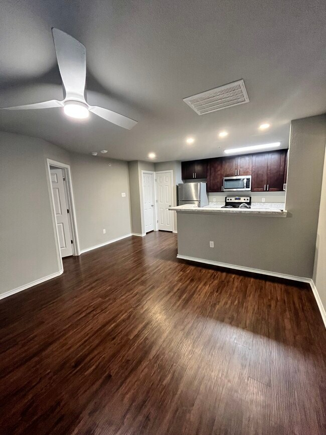 Foto del edificio - 6108 Abrams Rd