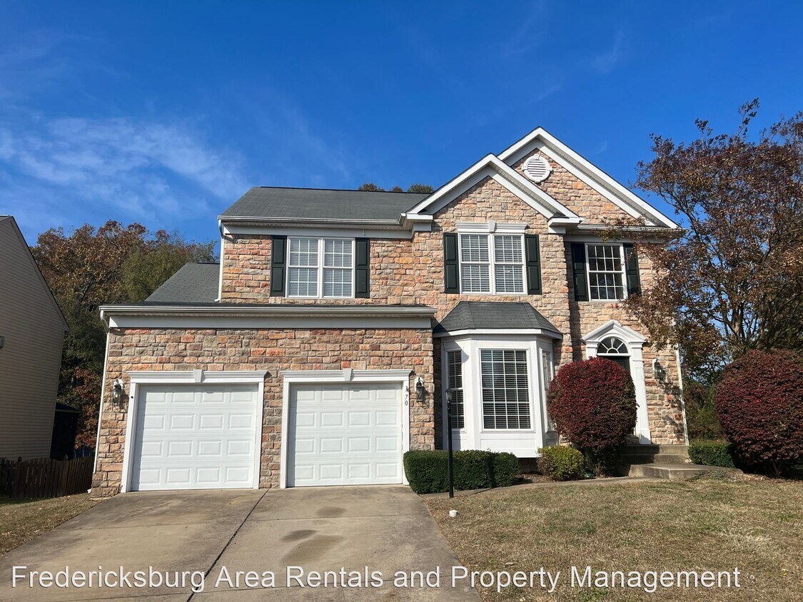 Foto principal - 4 br, 2.5 bath House - 70 COUNTRY MANOR DRIVE