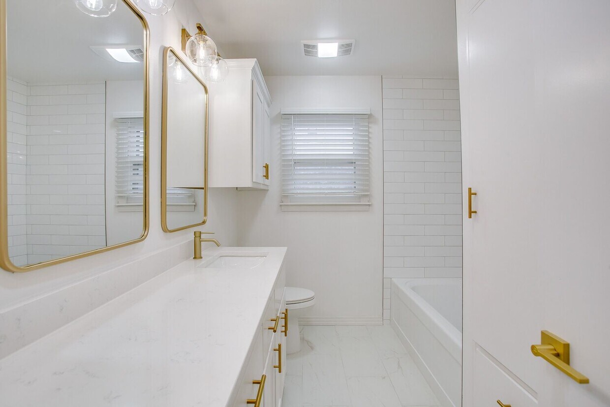 Primary Photo - Pre Leasing for fall 2026! 4/3 in Medical District