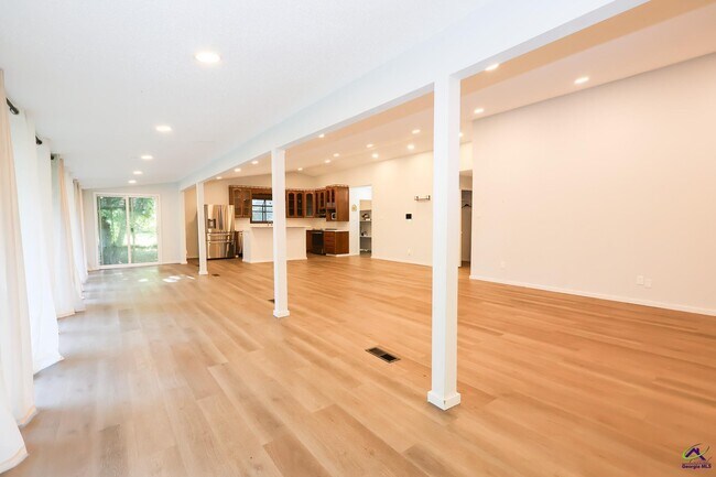 Foto del edificio - 205 Lake Placid Dr