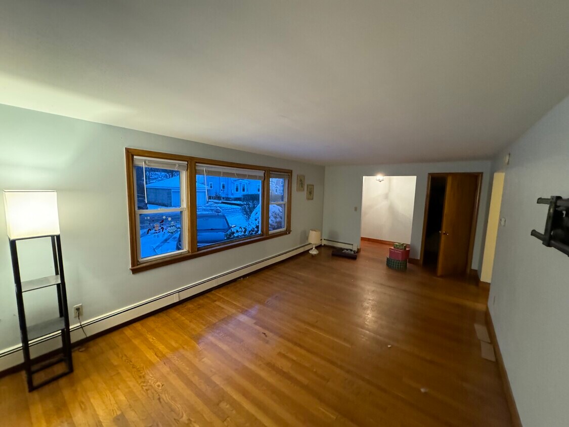 Primary Photo - 14 Lill Ave