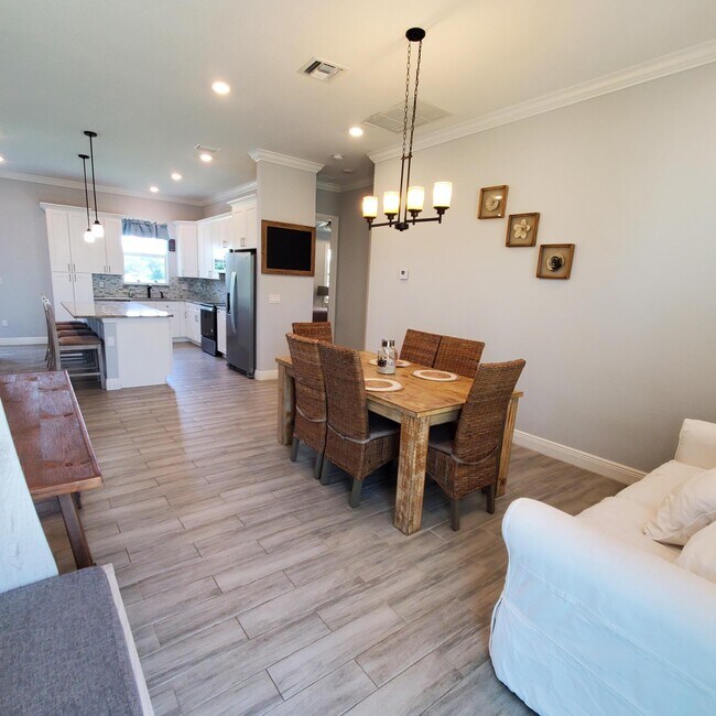 Foto del edificio - 2161 SE Sunflower St