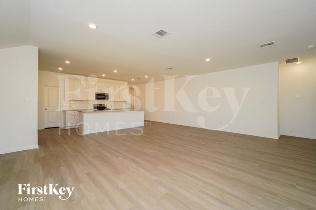 Building Photo - 10639 Erinita Way