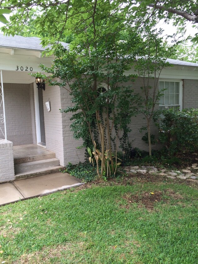 Primary Photo - 3020 5th Ave