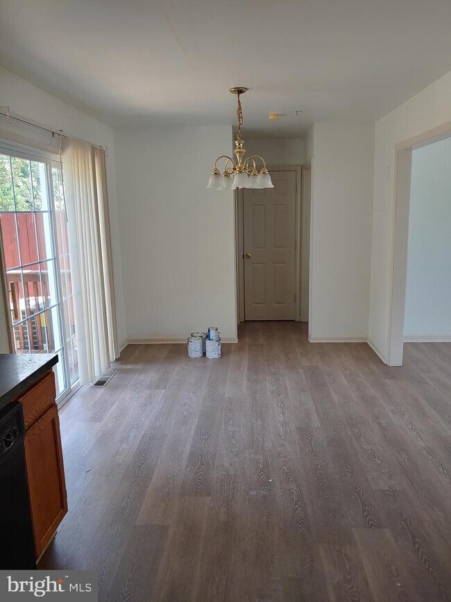 Building Photo - 1013 Sandstone Ct